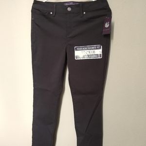 Gloria Vanderbilt mid rise stretch jegging